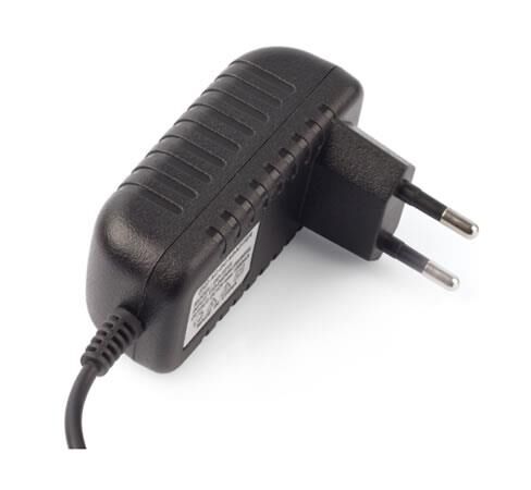 Technomax 12 Volt 1,5 Amper Çok Amaçlı Adaptör, Güçkaynağı-TM2102