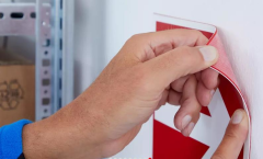 Geçici montaj bandı Çıkarılabilir Pet Kumaş Kauçuk Bazlı Yapışkan Sistemi 50mmx5mt