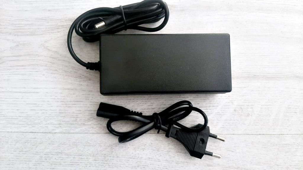 12 Volt 5Amper 60 Wat Çok Amaçlı Adaptör Güç kaynağı-mrty(Açıklamayı okumadan ürünü almayınız)