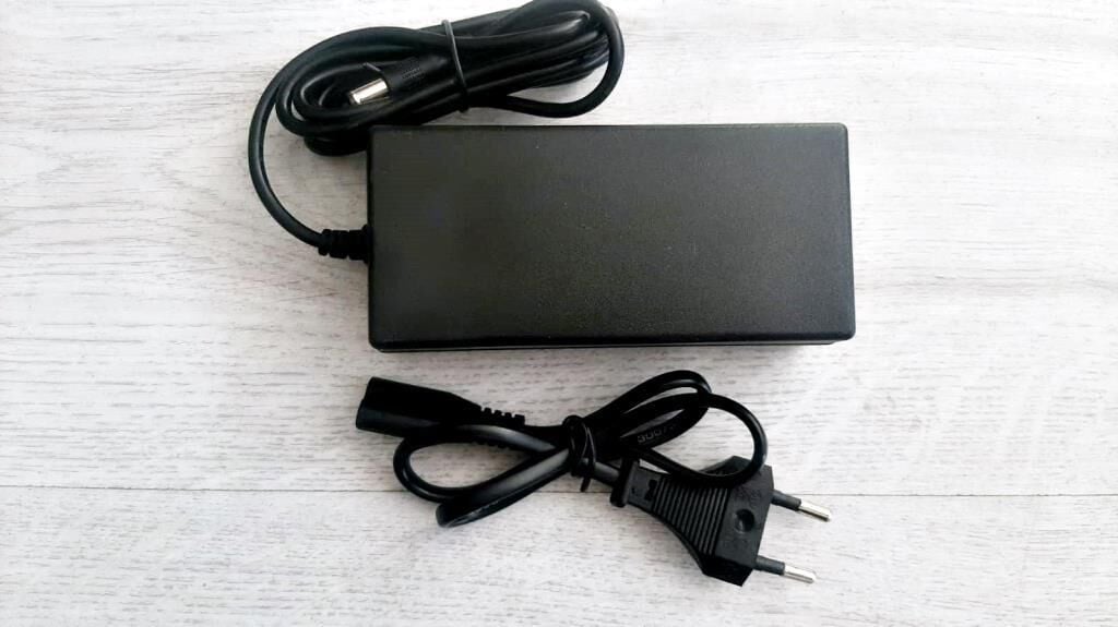 12 Volt 5Amper 60 Wat Çok Amaçlı Adaptör Güç kaynağı-mrty(Açıklamayı okumadan ürünü almayınız)